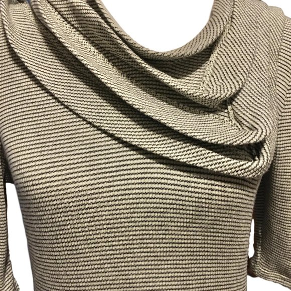 Deletta Anthropologie Half Sleeve Sweater - Medium - Picture 2 of 6